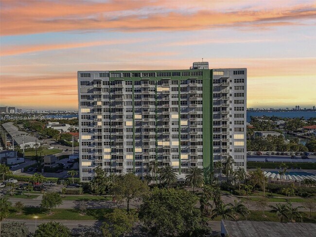 Building Photo - 2150 Sans Souci Blvd