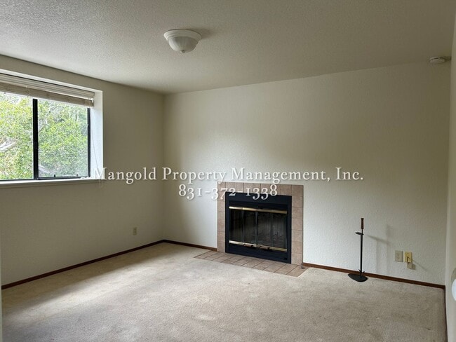 Building Photo - Charming 2-Bed, 1.5-Bath  Multi-Level Home...