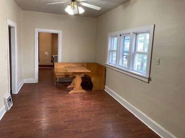 Building Photo - 611 N Adams St