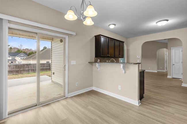 Building Photo - 518 New Hanover Trl