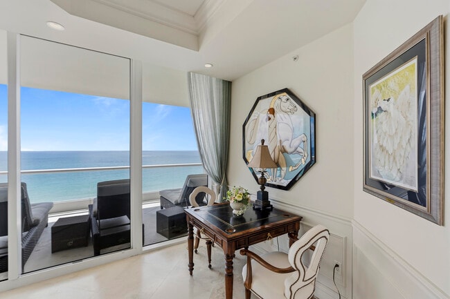 Building Photo - 16051 Collins Ave