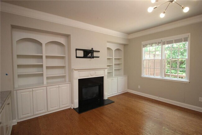 Building Photo - 335 Rose Garden Ln