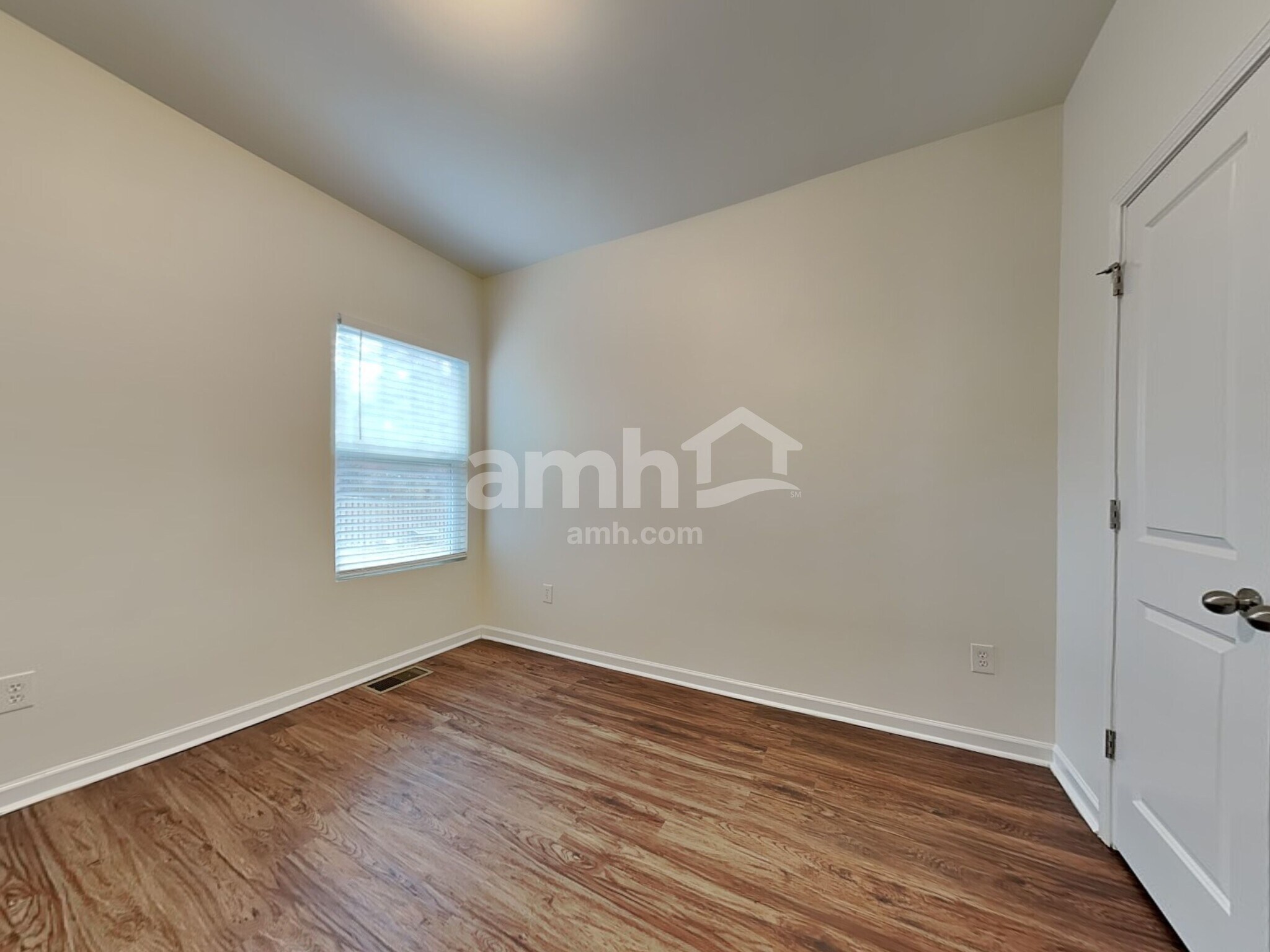 Building Photo - 2065 Tanners Mill Dr