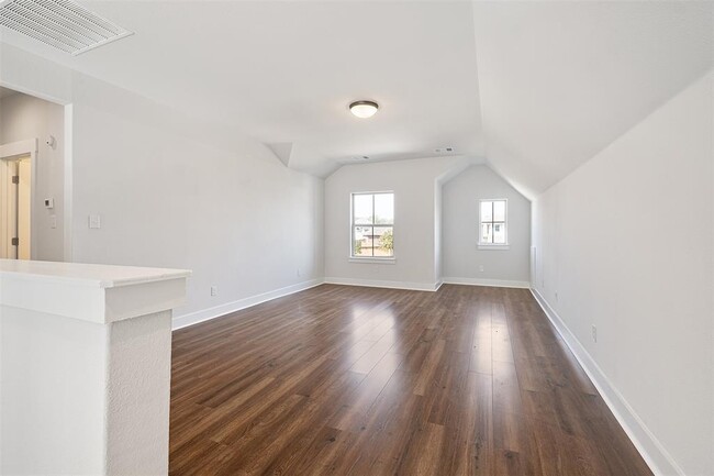 Building Photo - 259 Silver Pass