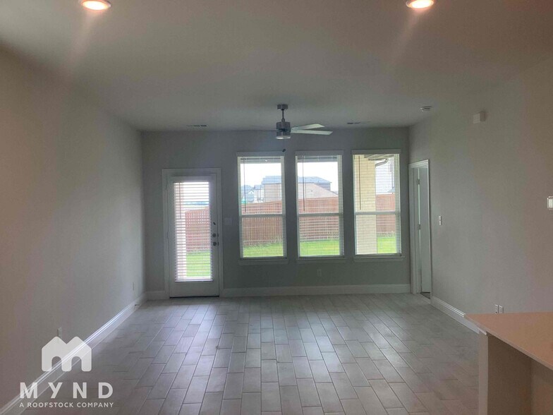Building Photo - 432 Oceania Ln