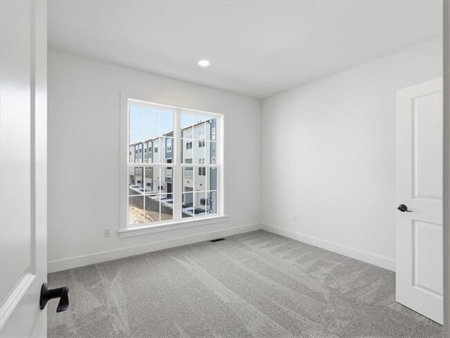 Building Photo - 302 Highbridge Ln