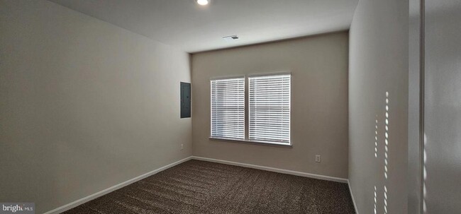 Building Photo - 124 Clerkenwell Dr