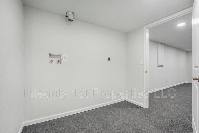 Building Photo - 9512 W 56th Terrace