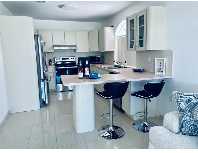 Building Photo - 196 Lorelane Pl