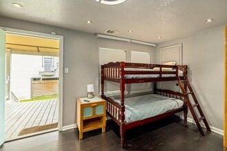 Building Photo - 5219 Avenue Q