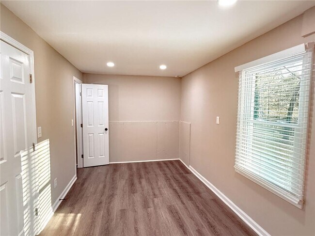 Building Photo - 2861 Spring Ridge Cir