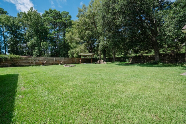 Building Photo - 122 Longleaf Cir