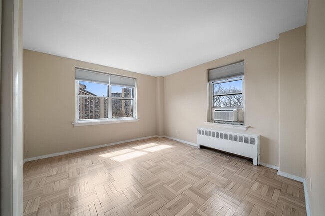 Building Photo - 1450 Palisade Ave