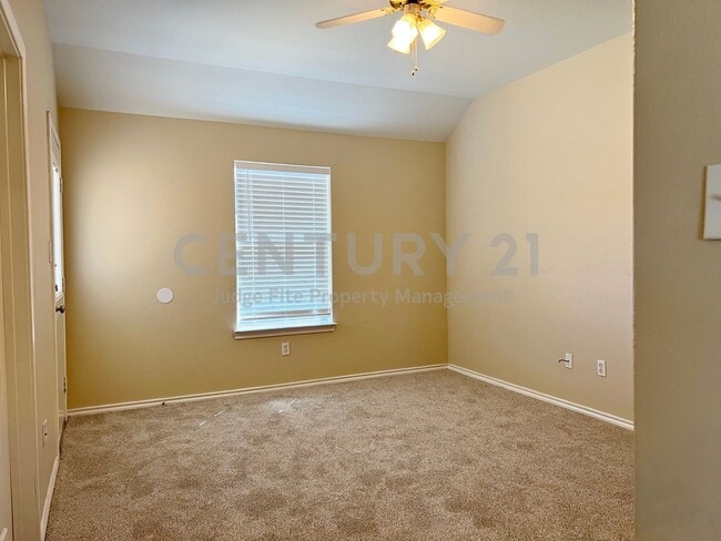 Building Photo - 120 Sunburst Ct