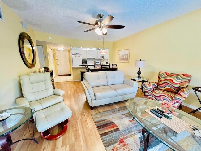 Building Photo - 257 S Cypress Rd