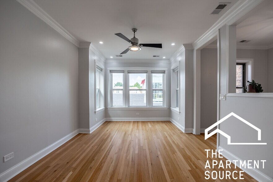 Primary Photo - 3055 N Kimball Ave