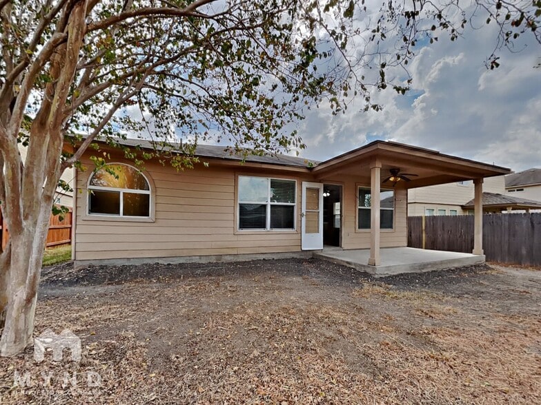 Building Photo - 114 Arcadia Pl