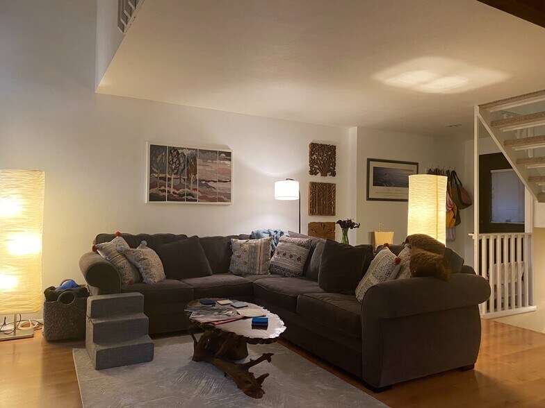 Building Photo - 3522 Smuggler Way