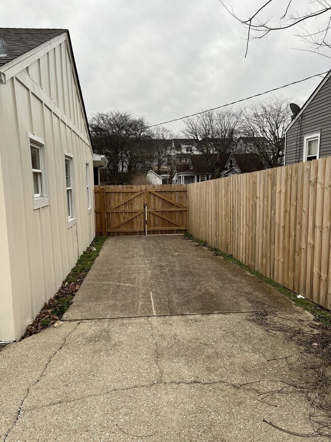 Building Photo - 2916 Morningside Dr