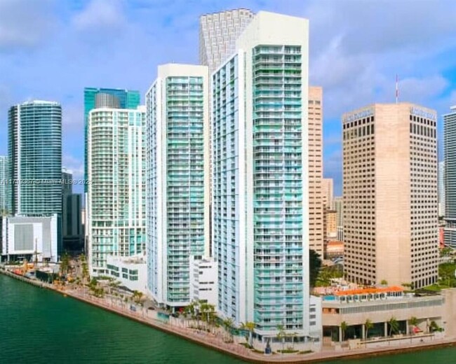 Building Photo - 335 S Biscayne Blvd