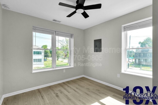 Building Photo - 1213 E Whittier St