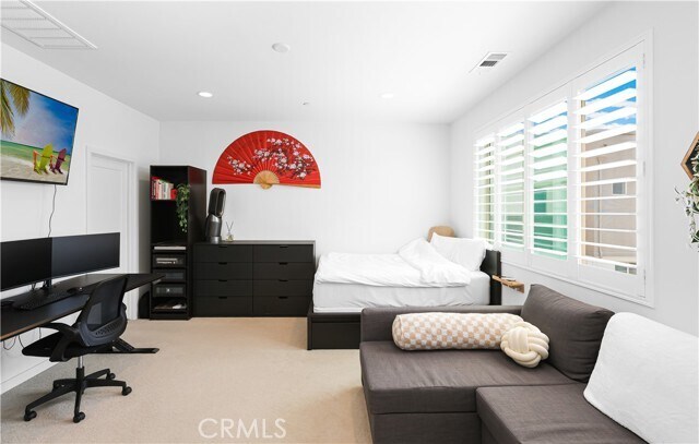 Building Photo - 166 Novel