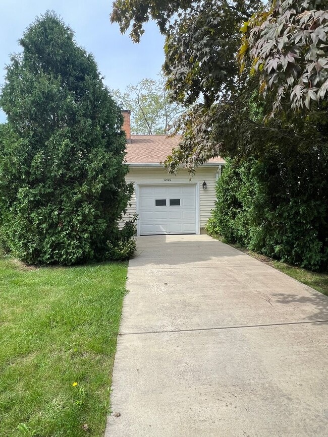 Building Photo - Updated Poland Ranch for Rent!