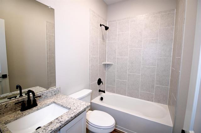 Building Photo - 910 Emerson Dr