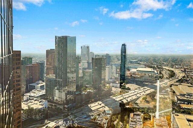Building Photo - 1100 Wilshire Blvd