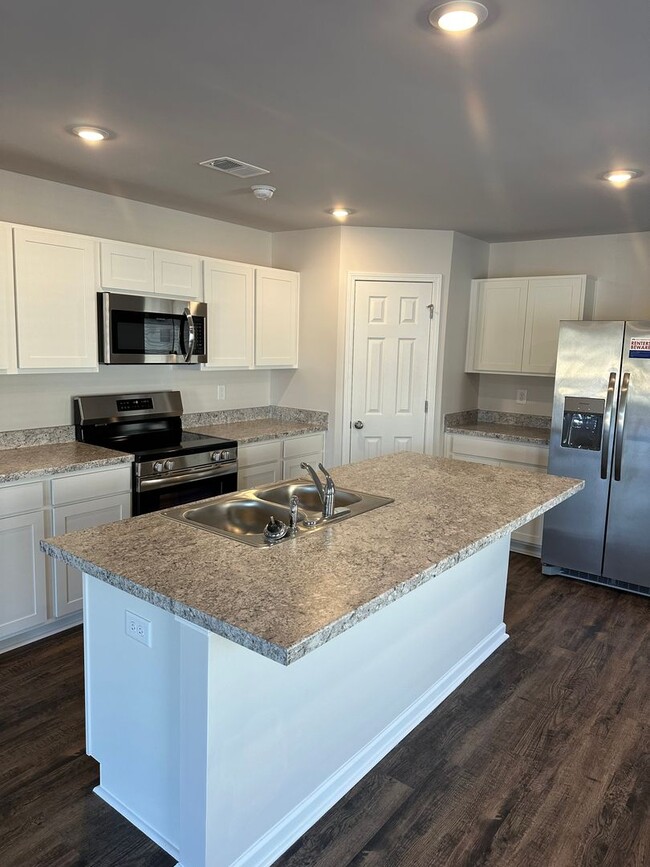 Building Photo - Pre-Leasing Now! 3-Bedroom, 2-Bath Home in Odenville | Available September 4
