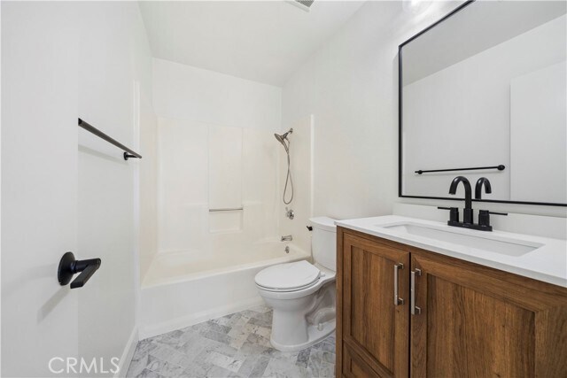 Building Photo - 2524 Elden Ave