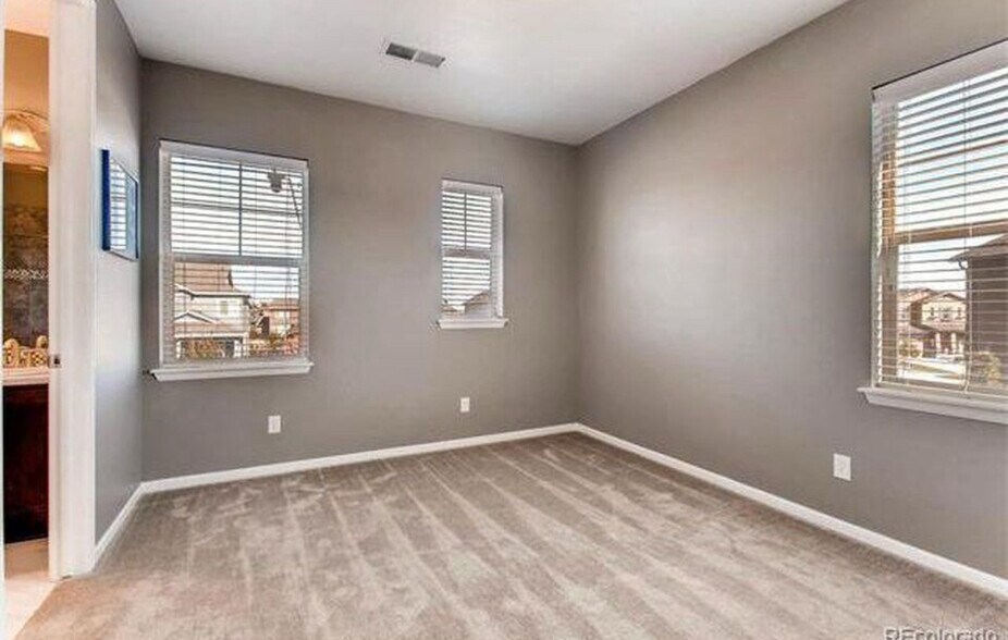 Building Photo - 14992 Rider Pl