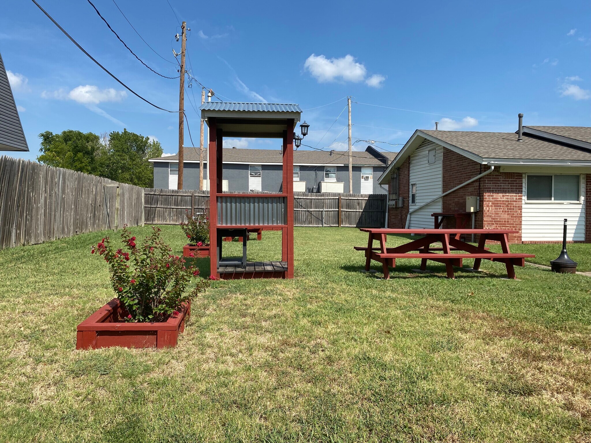 Building Photo - 9909 E 12th St