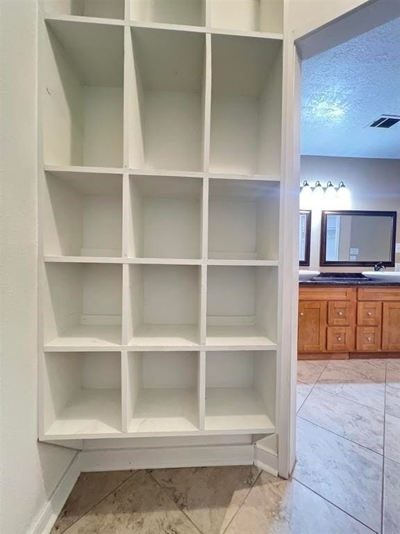 Building Photo - 12965 Larch Ln