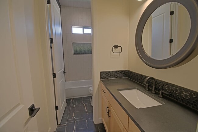 Building Photo - 4bd/3ba Spacious Home Available in the North Valley!