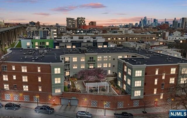 Building Photo - 443 2nd St