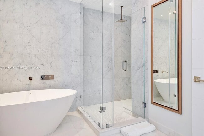 Building Photo - 100 South Pointe Dr