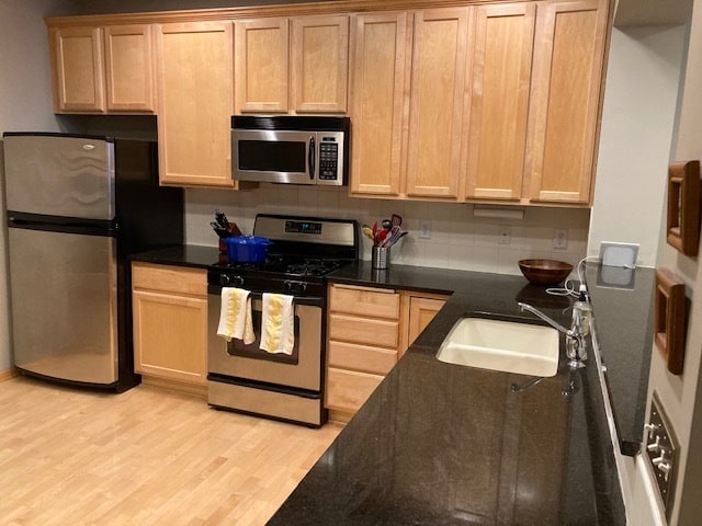 kitchen - 1510 Zarthan Ave S. #105