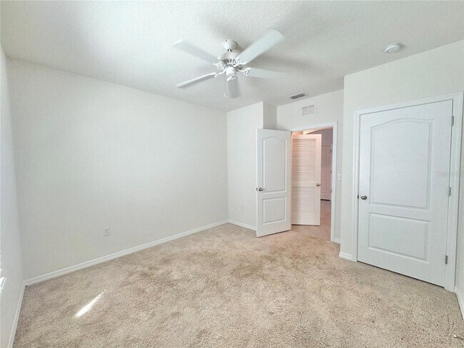 Building Photo - 632 Autumn Stream Dr