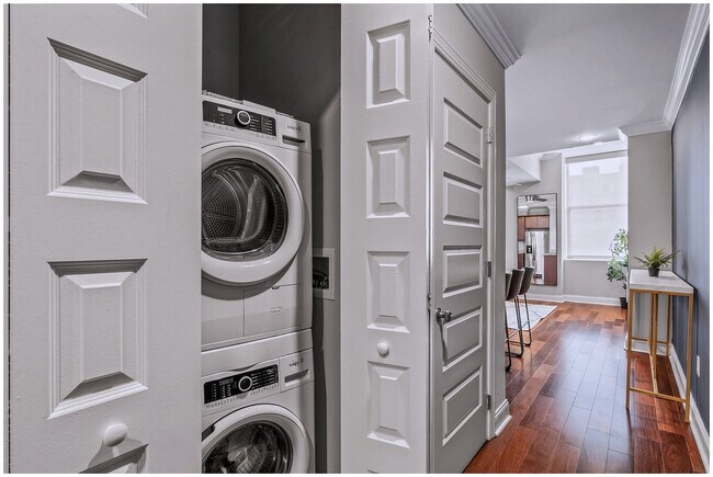 Building Photo - 1401 N 5th St