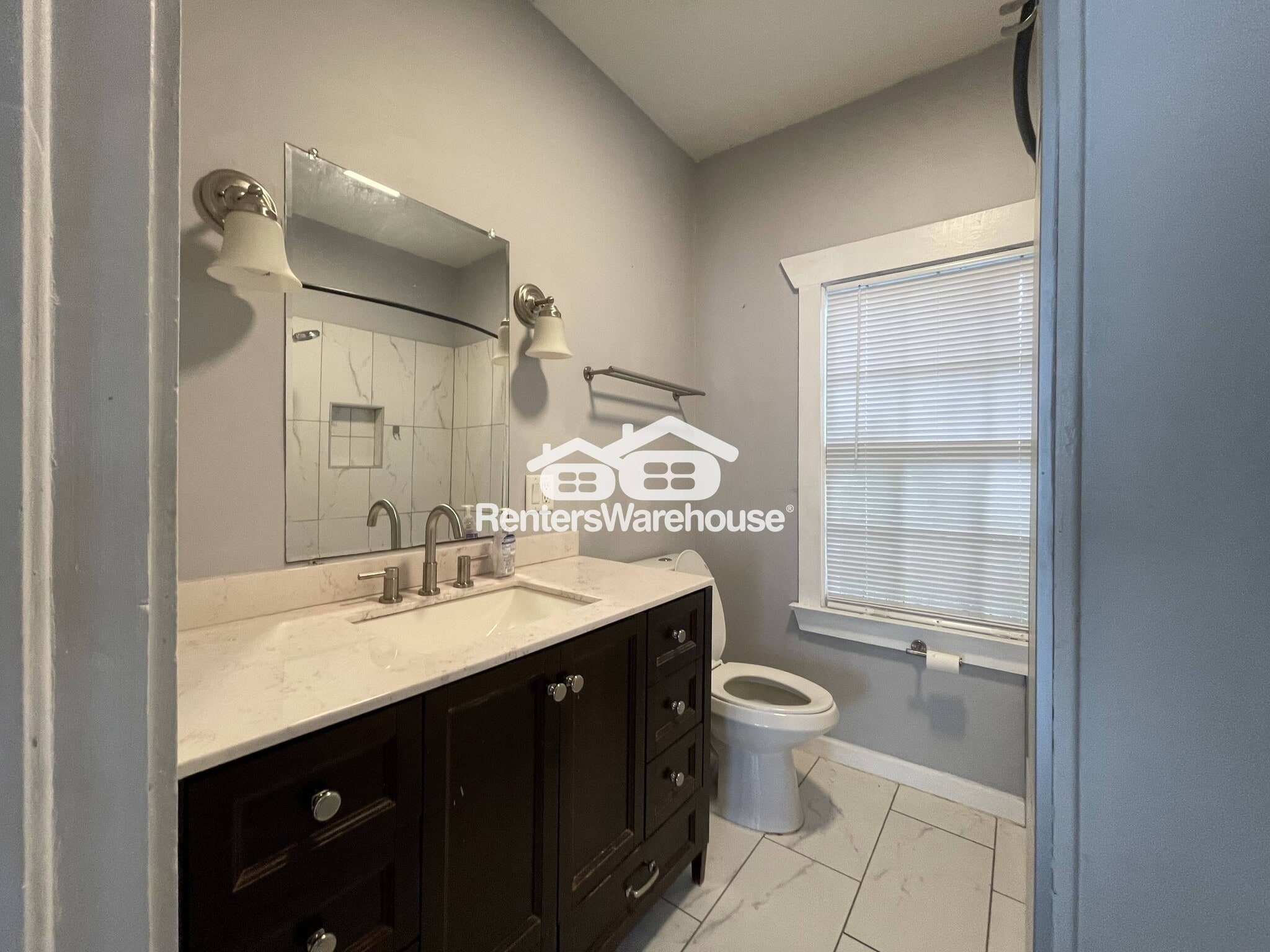 Building Photo - 4130 1st Ave S