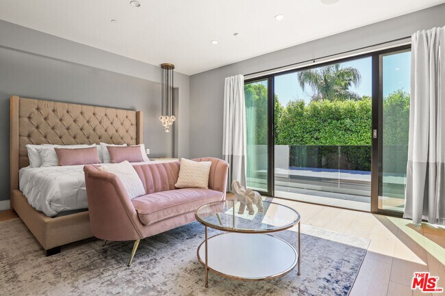 Building Photo - 13812 Cumpston St