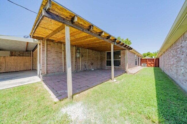 Building Photo - Cute 3 bed, 2 bath home in Grand Prairie