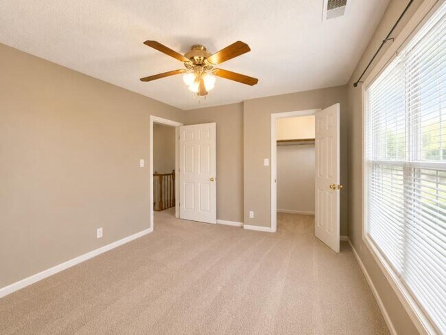 Building Photo - 1034 Persimmon Ct