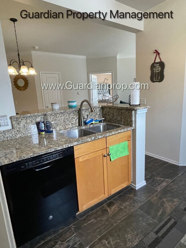 Building Photo - Eden Prairie Southwest Station Condo, 2 Full Baths, 1 Parking Space, Amenity Rich Building