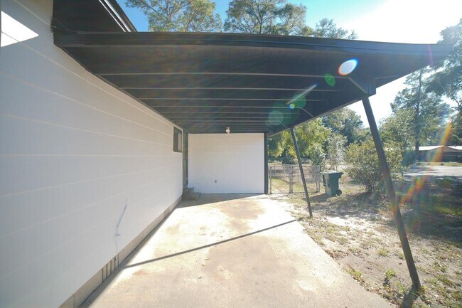 Building Photo - 231 Gaile Ave
