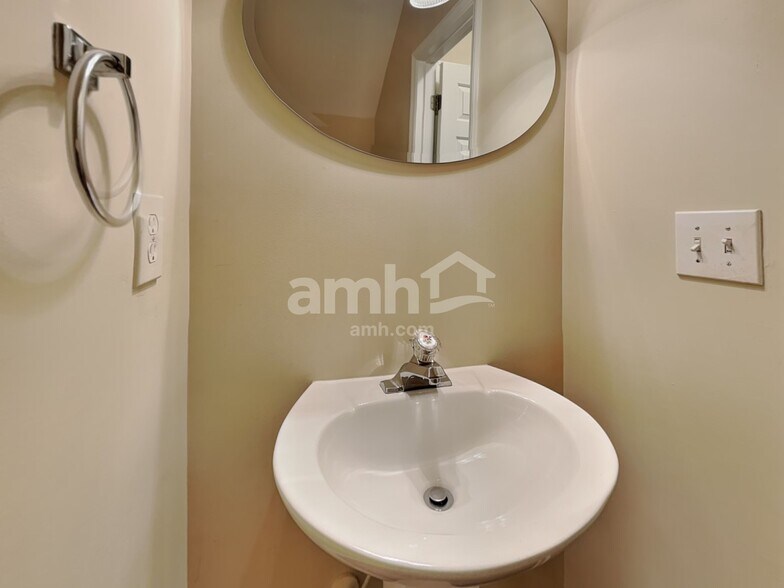 Building Photo - 3346 Cherrybrook Dr