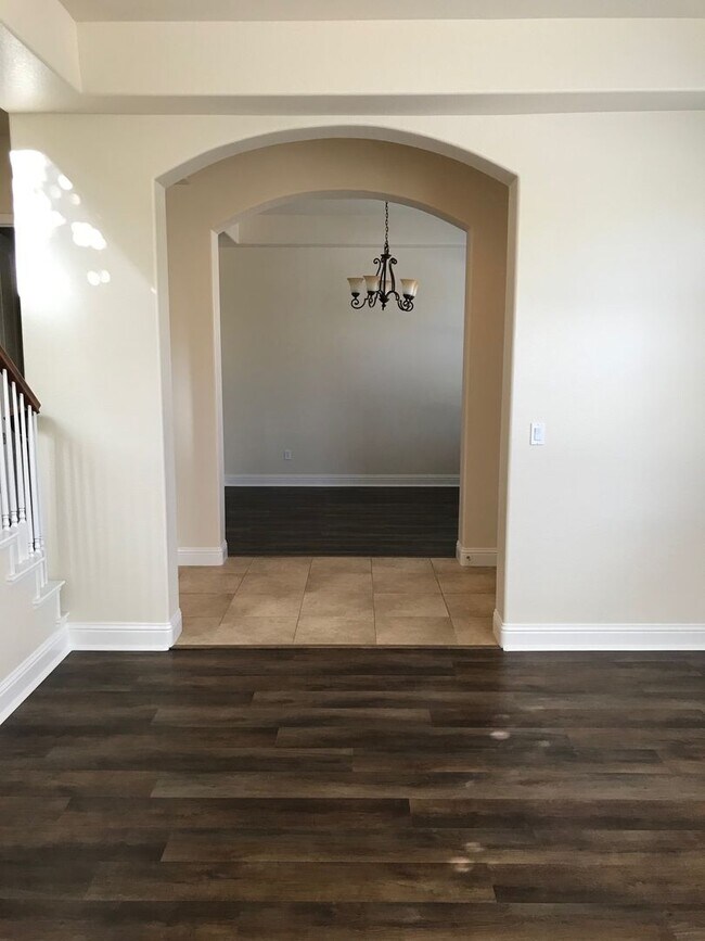 Building Photo - Two Story Home in Somersett Vue Community