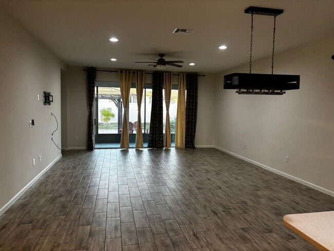 Building Photo - 11532 Cedar Valley Dr