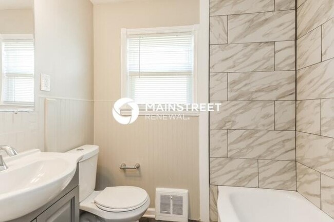 Building Photo - 3 Bedroom Pet-Friendly Home in WILLOWICK, ...